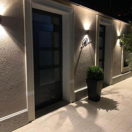 포드고리차 Rose Downtown 아파트 외부 사진